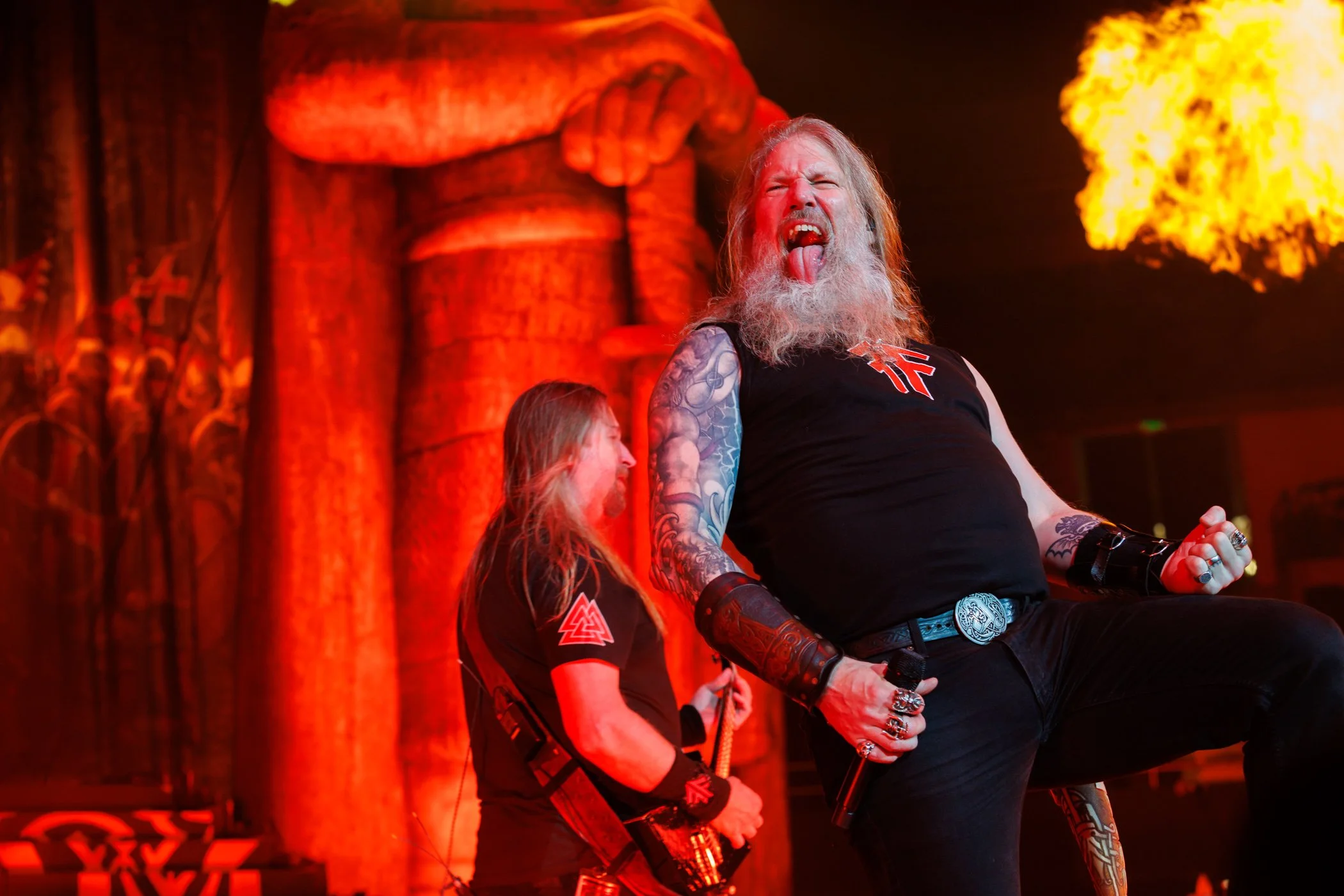 AMON AMARTH ENDED THEIR METAL CRUSHES ALL TOUR WITH MASSIVE ARENA